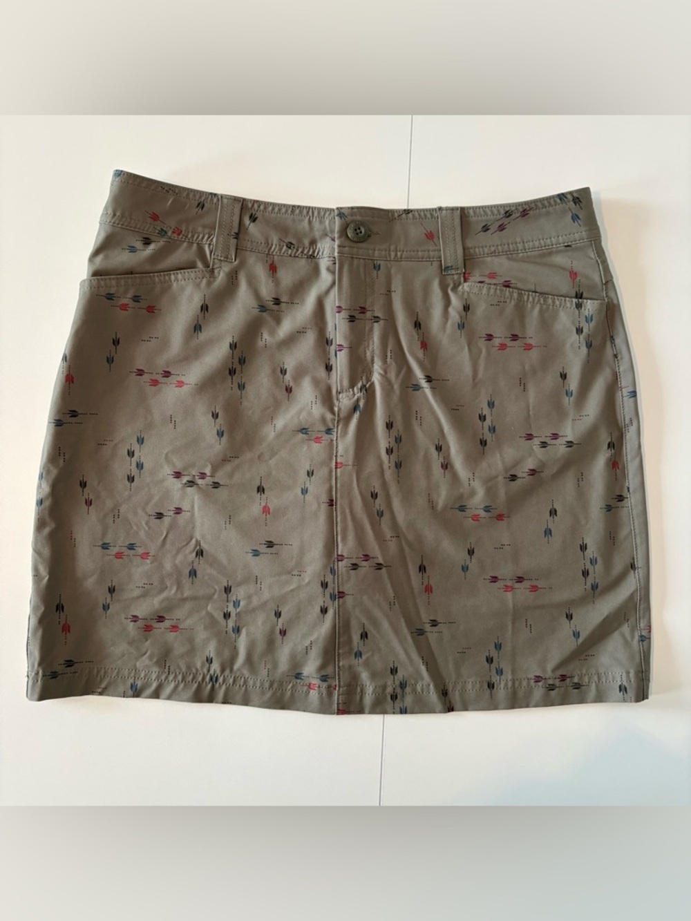 Eddie Bauer Olive Green Printed Skort with Multi-Color Arrow Motif